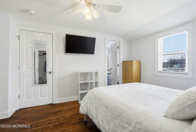 Building Photo - 19 Carole Dr