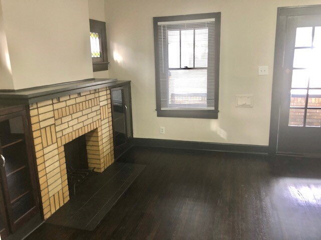 Building Photo - NEAR EASTSIDE 2BR BUNGALOW RECENTLY UPDATED!