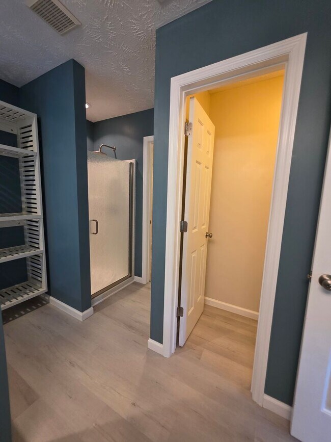 Building Photo - 184 E Ridge Ct