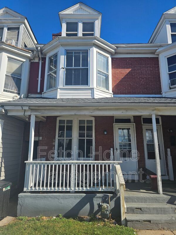 Building Photo - 909 E Princess St
