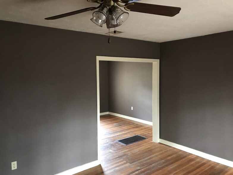 Living room looking into the dining room - 544 Belvedere Rd