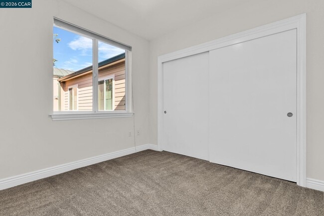 Building Photo - 1310 Creekside Dr