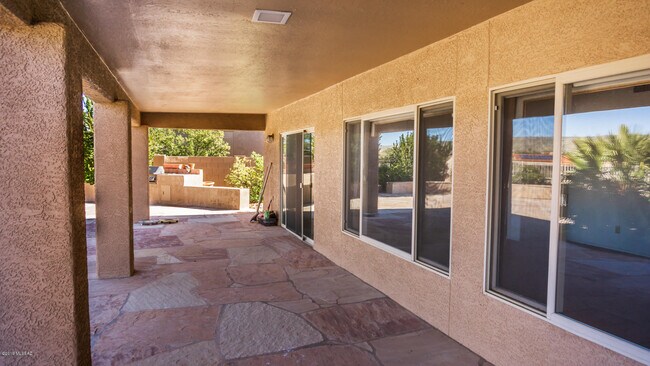 Building Photo - 38006 S Desert Highland Dr