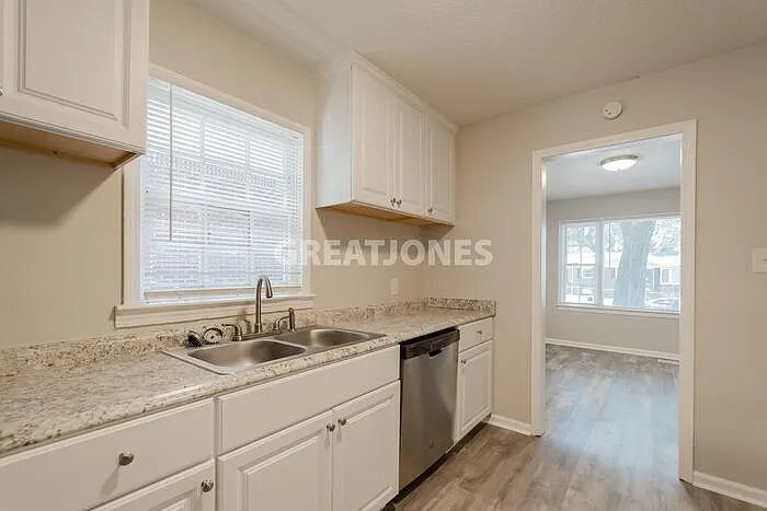 Building Photo - 1908 St Louis Ave