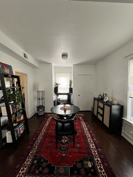 Building Photo - 2557 Grove St