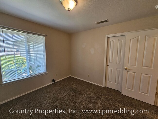 Building Photo - Light & Bright 3-Bedroom House in Ravenwood Subdivision Available Now!