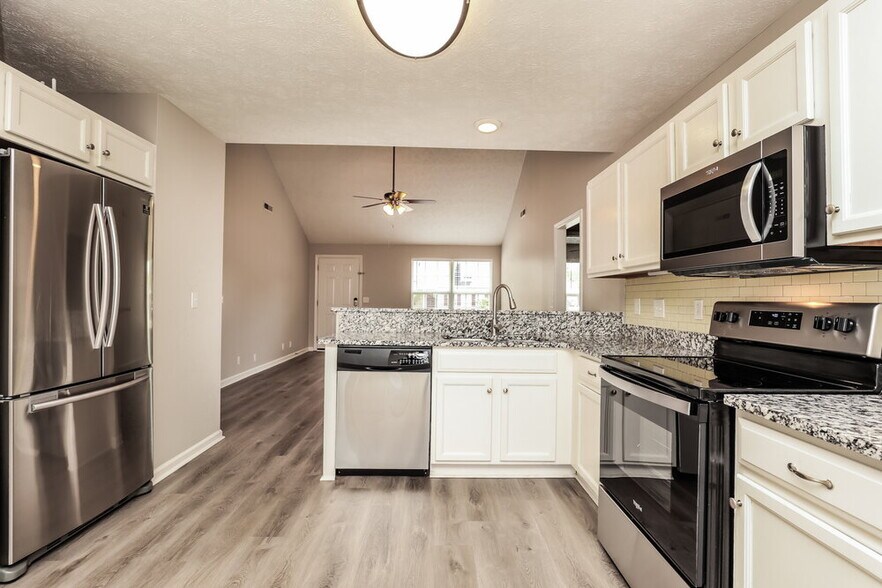 Building Photo - 1225 Eastwoods Dr