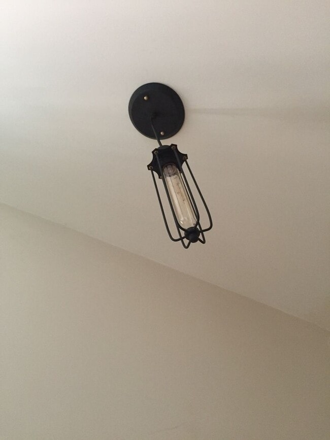 Building Photo - BEAUTIFUL, BRIGHT AND OPEN 1 BED, 1BATH  HOUSE IN HEART OF NOIRTHSIDE- AVAIL NOW!