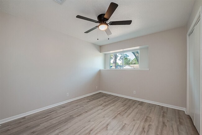 Building Photo - 23130 Bayleaf Dr
