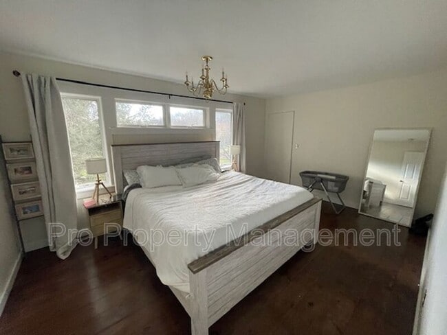 Building Photo - 500 Nonnewaug Rd