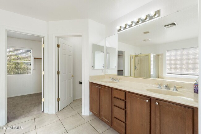 Building Photo - 6518 W Bent Tree Dr