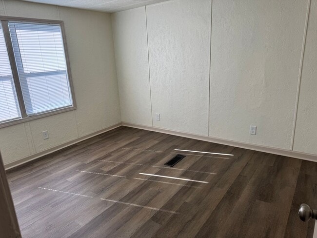 Building Photo - 3 Bedroom 2 Bathroom Home in Kingsport, TN