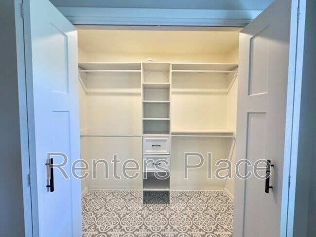 Building Photo - 4051 E 46th Pl