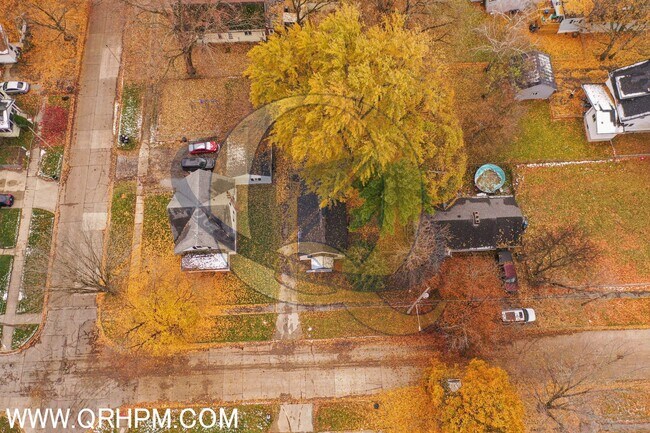 Building Photo - Available Now!! Half OFF First Month's Rent!