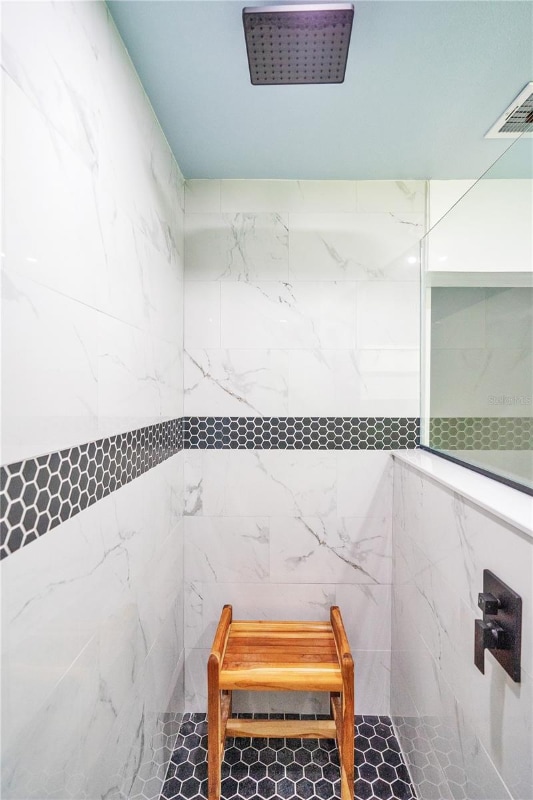 Building Photo - 612 5th St