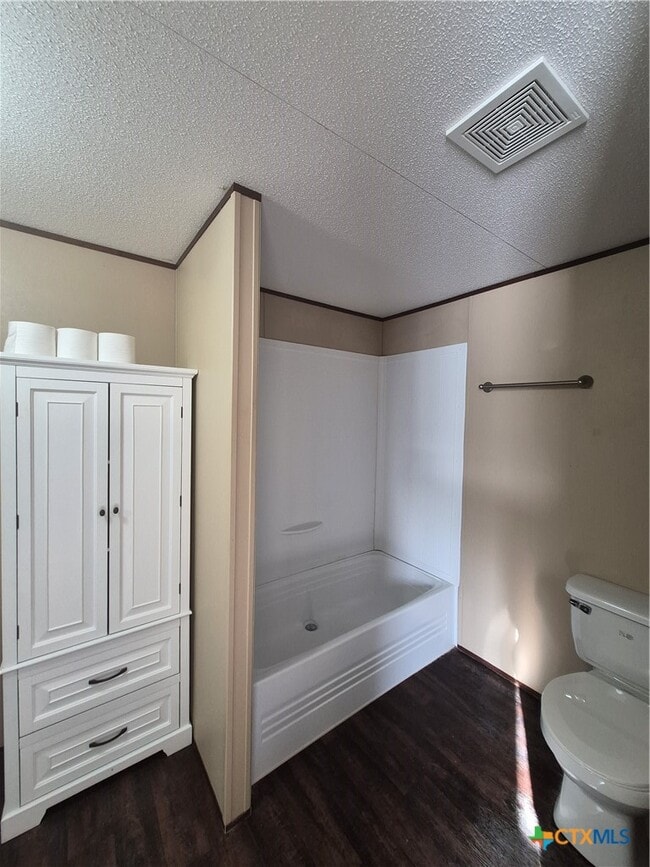 Building Photo - 1911 Wald Rd