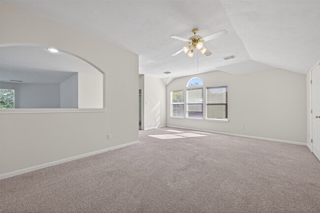 Building Photo - 23730 River Pl Dr