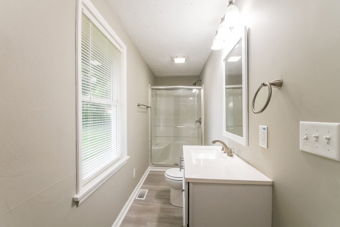 Building Photo - 120 E 75th St