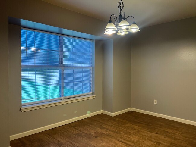 Building Photo - Close to Barksdale Air Force Base... You d...