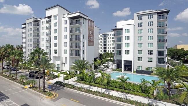 Building Photo - 1919 SE 10th Ave