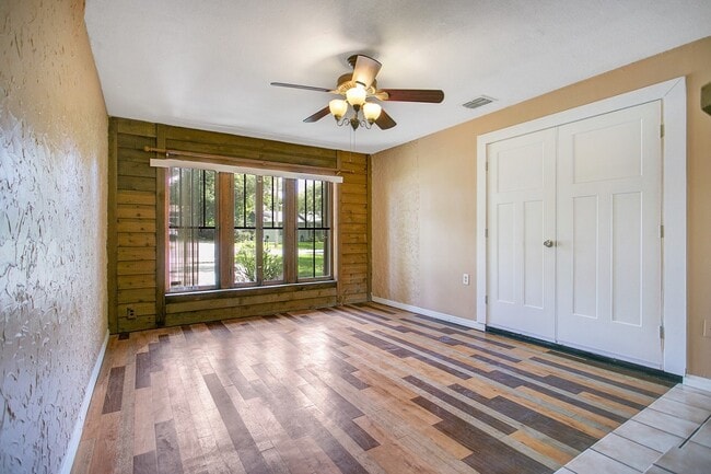 Building Photo - 804 Osceola Trail