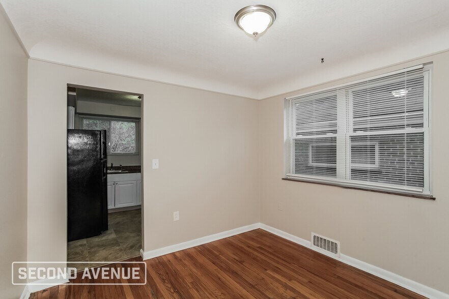 Building Photo - 550 Fairbanks Ave