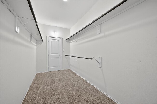 Building Photo - 154 Meadow Grove Dr