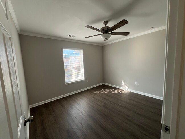 Building Photo - 305 Rain Water Way