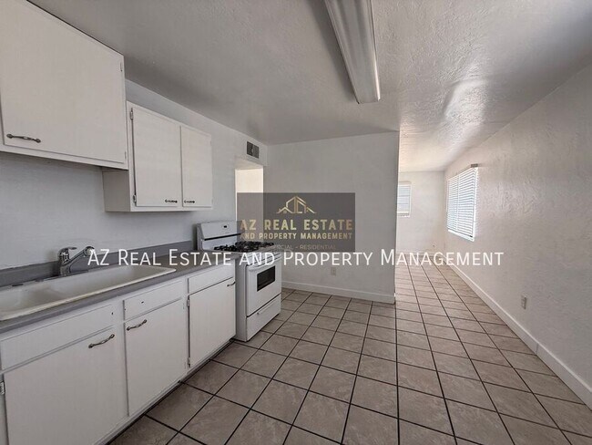 Building Photo - 7532 N 21st Ave