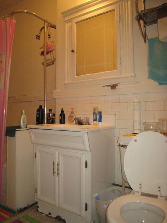 Building Photo - 52 Charlesgate E