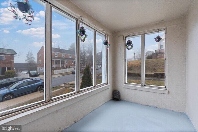 Building Photo - 639 Plymouth Rd