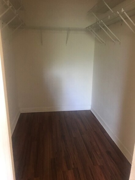 Walking closet - 1677 SE 27th Ct