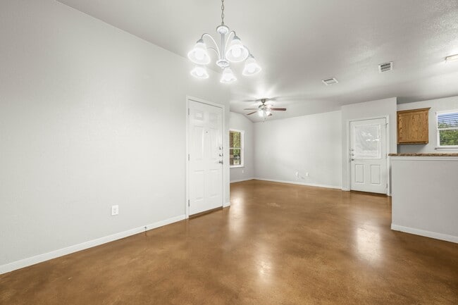 Building Photo - 1521 Aztec Trce