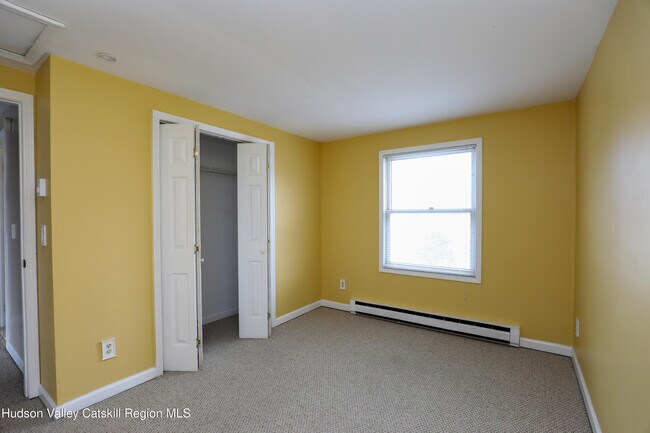 Building Photo - 120 Hinsdale St