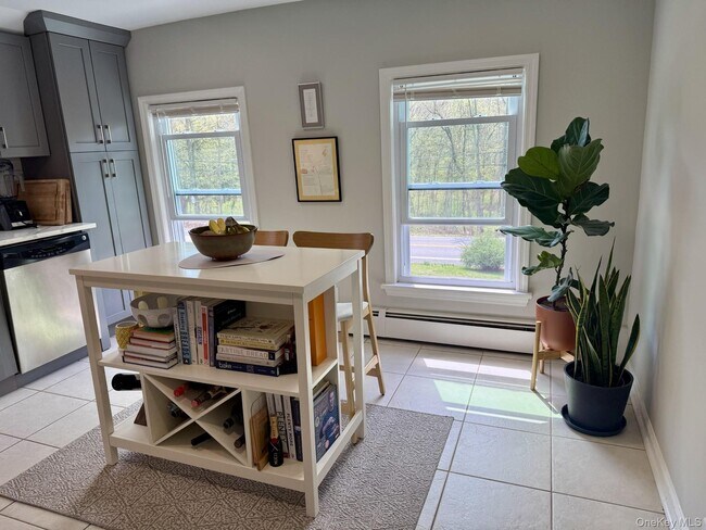 Building Photo - 104 Titicus Rd