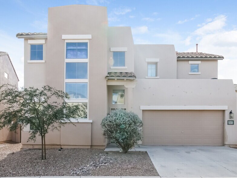 Primary Photo - 120 E Calle Del Rondador