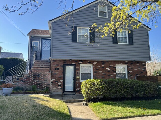 Building Photo - 8360 Ferndale St