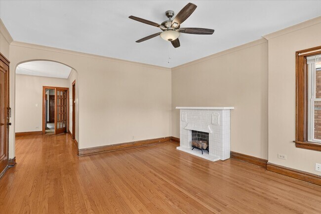 Building Photo - 1822 Gunderson Ave