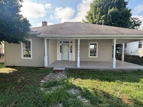 Building Photo - 836 W Sprague St