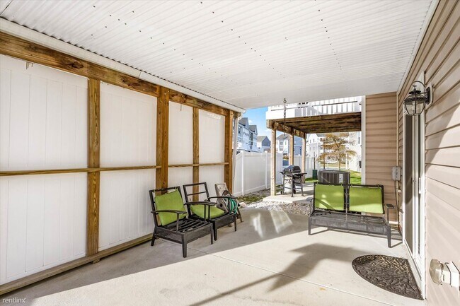 Building Photo - 4 br, 3.5 bath Townhome - 12901 Tidal Lane...