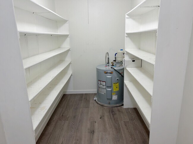 Building Photo - 16718 Stoney Glade