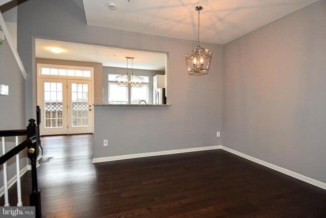 Building Photo - 990 Harrison Cir