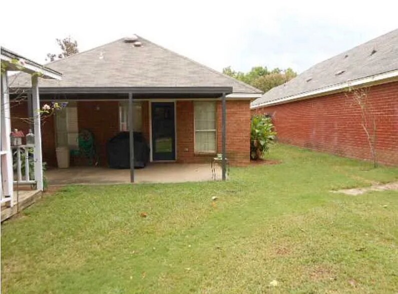 Building Photo - 8546 English Oak Loop