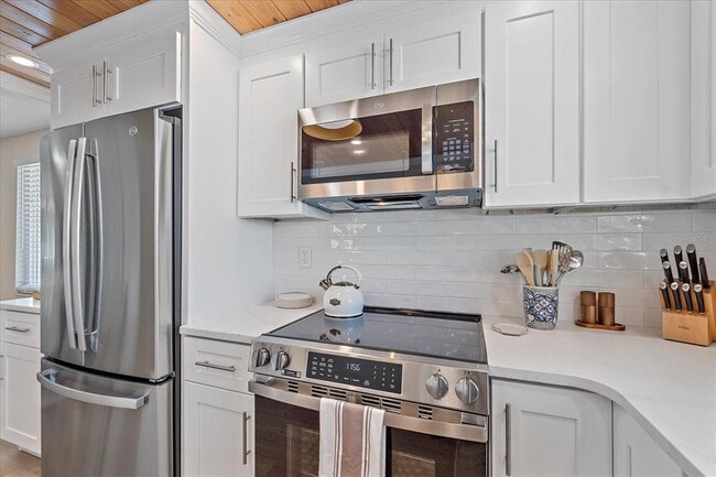 Building Photo - 914 Spanish Dr S