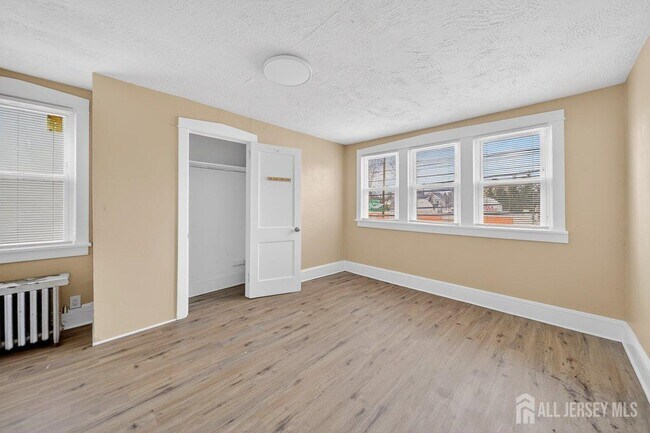 Building Photo - 1167 Green St