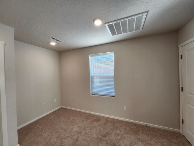 Building Photo - Beautiful & Brand New! 3 Bedroom, 2.5 Bath-Washer & Dryer Included!