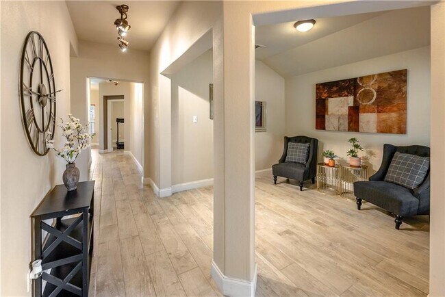 Building Photo - 107 Creston St