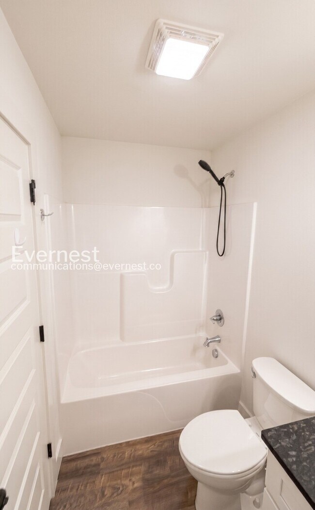 Building Photo - 4 Bed & 2 Bath House in Chattanooga / Pet-Friendly / Available Now!