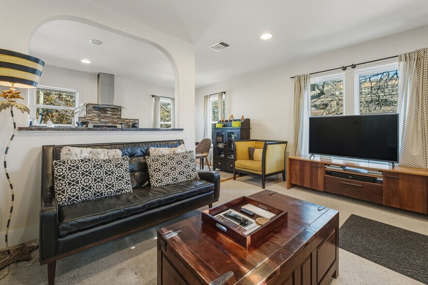 Building Photo - 512 Bouldin Ave