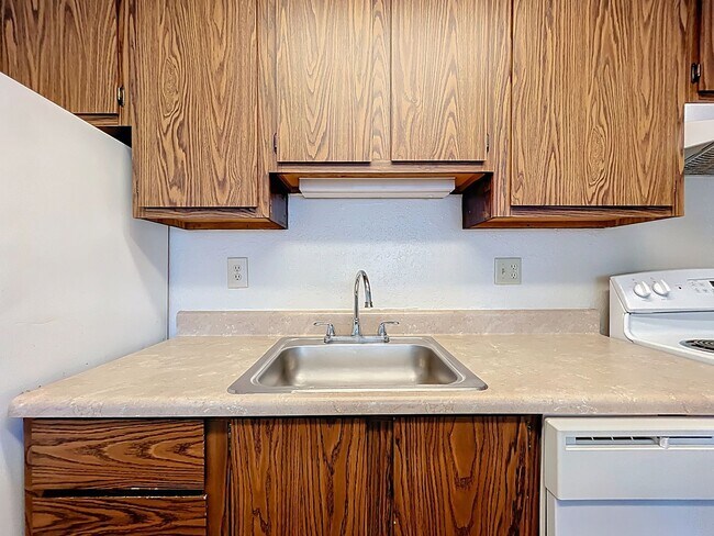 Building Photo - The Hampton - 1 Bedroom 1 Bathroom with inside laundry